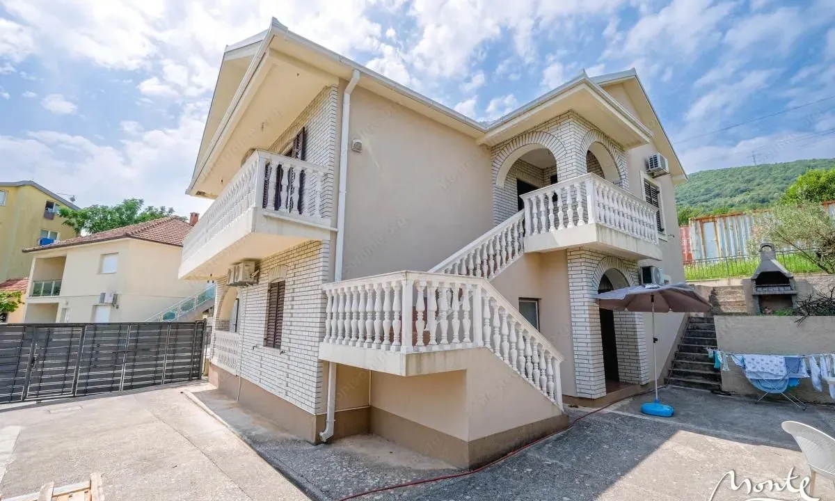 Sale, house, 200m², Bijela, Herceg Novi