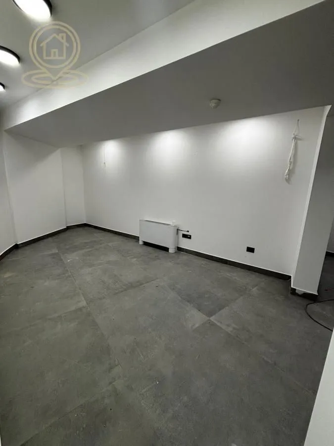Rent, office space, 550m², Medijana, Niš