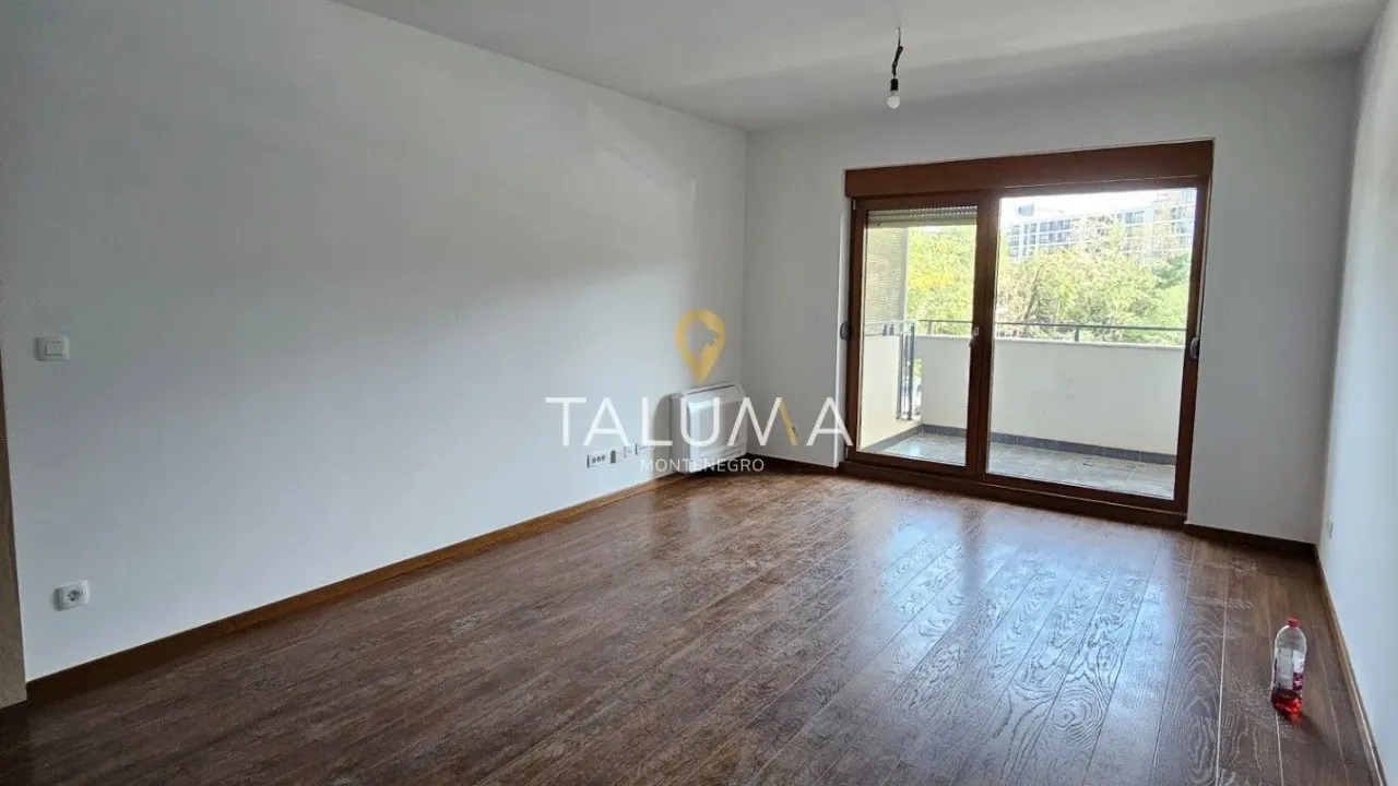 Izdavanje, trosoban stan, 96m², City Kvart, Podgorica