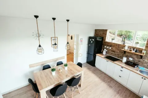 Izdavanje, četvorosoban stan, 100m², Petrovaradin, Novi Sad - image 4