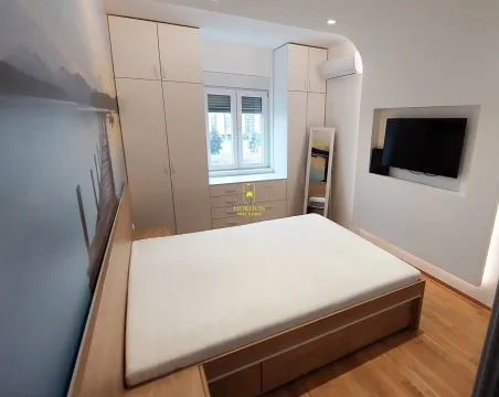Rent, two bedroom apartment, 65m², City Kvart, Podgorica - image 3