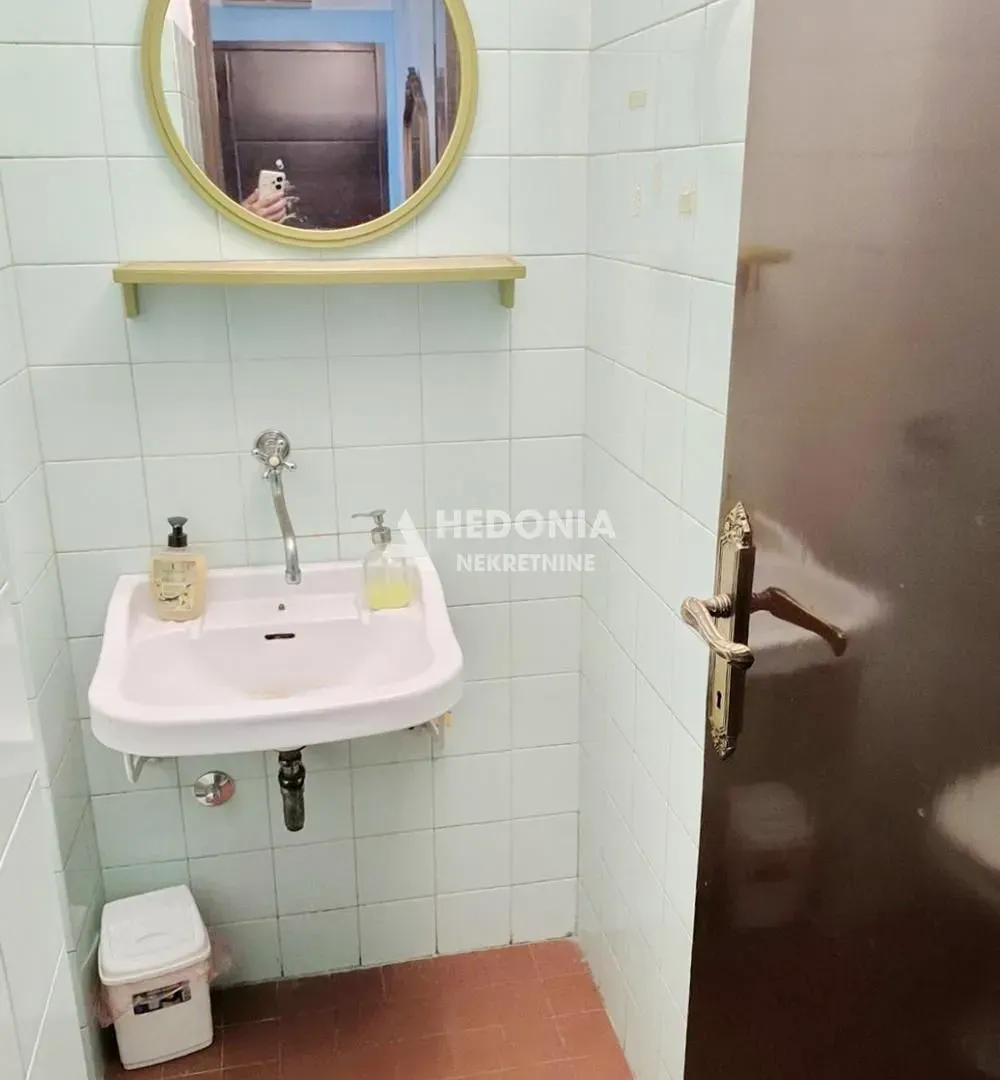 Prodaja, četvorosoban stan, 110m², Botanička Bašta, Palilula Sve Podlokacije