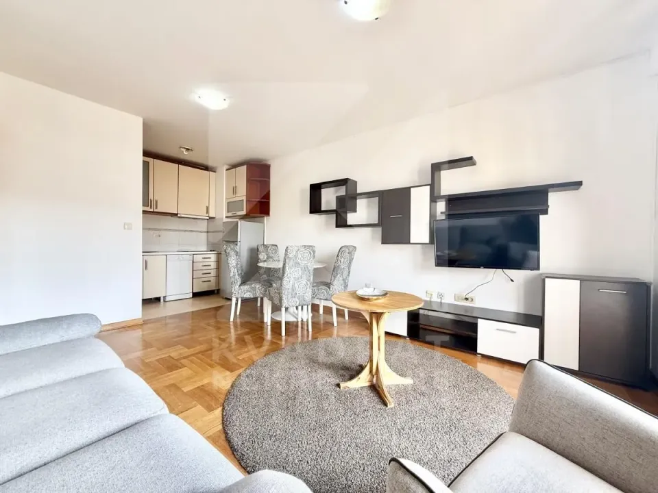 Rent, three bedroom apartment, 80m², Stari Aerodrom, Podgorica