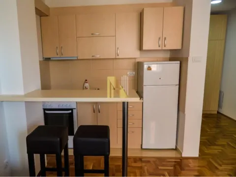 Izdavanje, garsonjera, 30m², Grbavica, Novi Sad Sve Podlokacije - image 7
