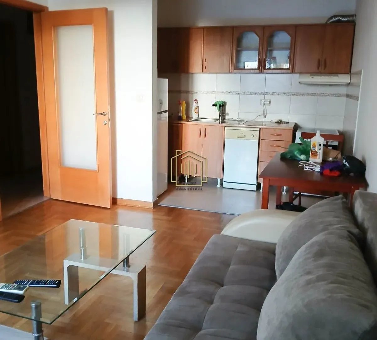 Izdavanje, jednosoban stan, 50m², Stari Aerodrom, Podgorica