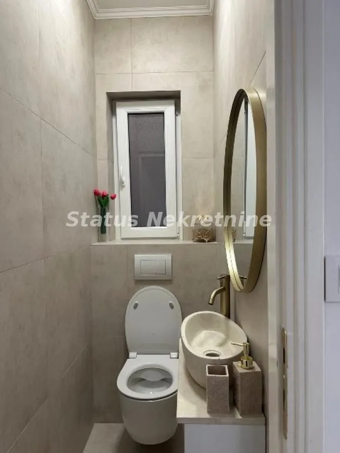 Prodaja, trosoban stan, 78m², Centar, Novi Sad