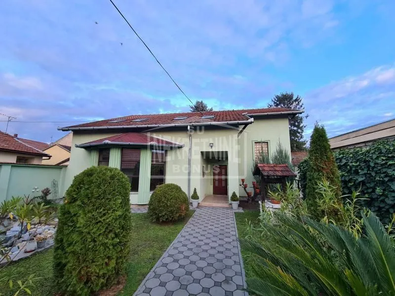 Prodaja, kuća, 345m², Prozivka, Subotica