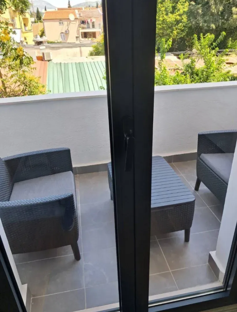 Izdavanje, jednosoban stan, 68m², Centar, Podgorica