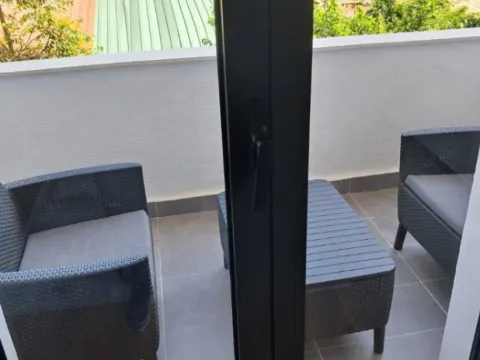 Izdavanje, jednosoban stan, 68m², Centar, Podgorica - image 2