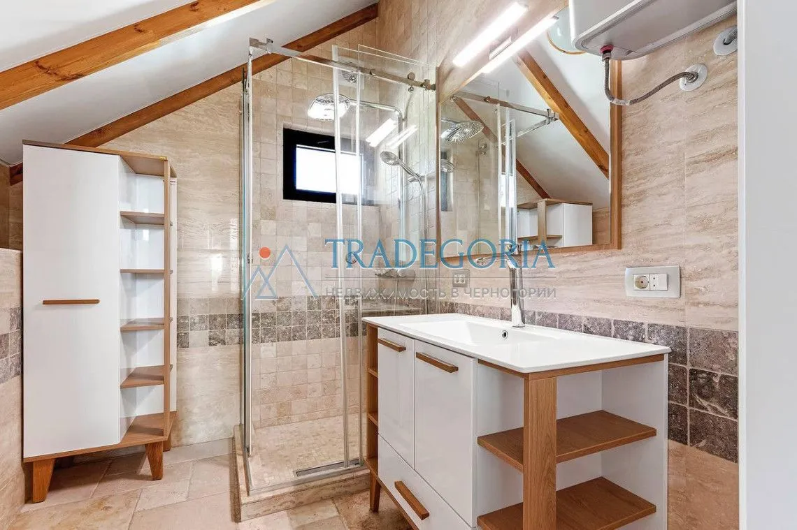 Prodaja, kuća, 220m², Tivat, Crna Gora