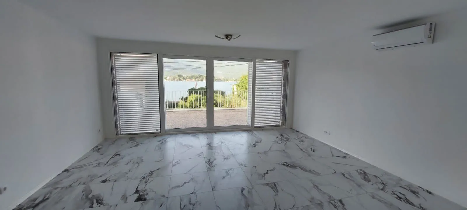 Prodaja, stan, 90m², Tivat, Crna Gora