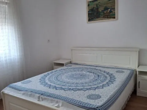 Izdavanje, jednosoban stan, 40m², Tološka šuma, Podgorica - image 9