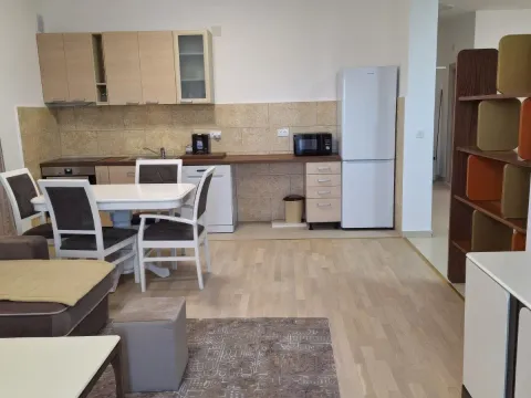 Sale, three bedroom apartment, 107m², Centar, Tivat - image 2