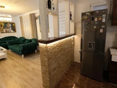 Izdavanje, trosoban stan, 125m², Malo Brdo, Podgorica - image 3