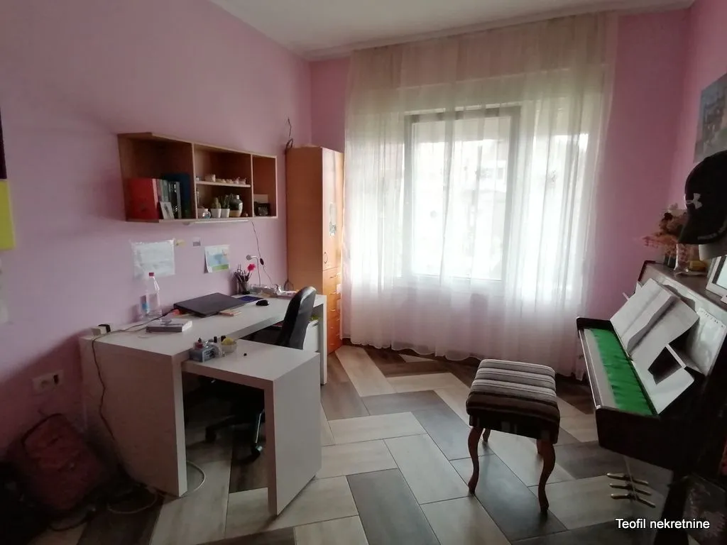Prodaja, kuća, 256m², Surčin, Beograd