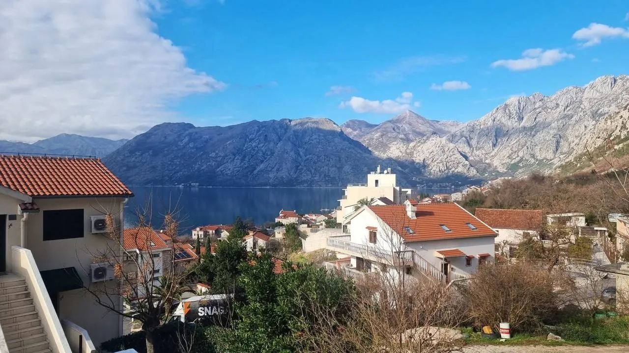 Prodaja, dvosoban stan, 80m², Dobrota, Kotor
