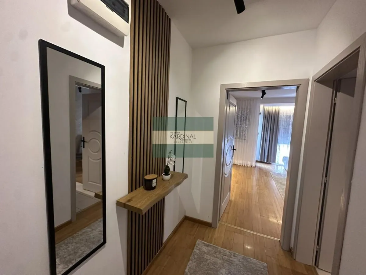 Izdavanje, dvosoban stan, 52m², Centar, Kragujevac