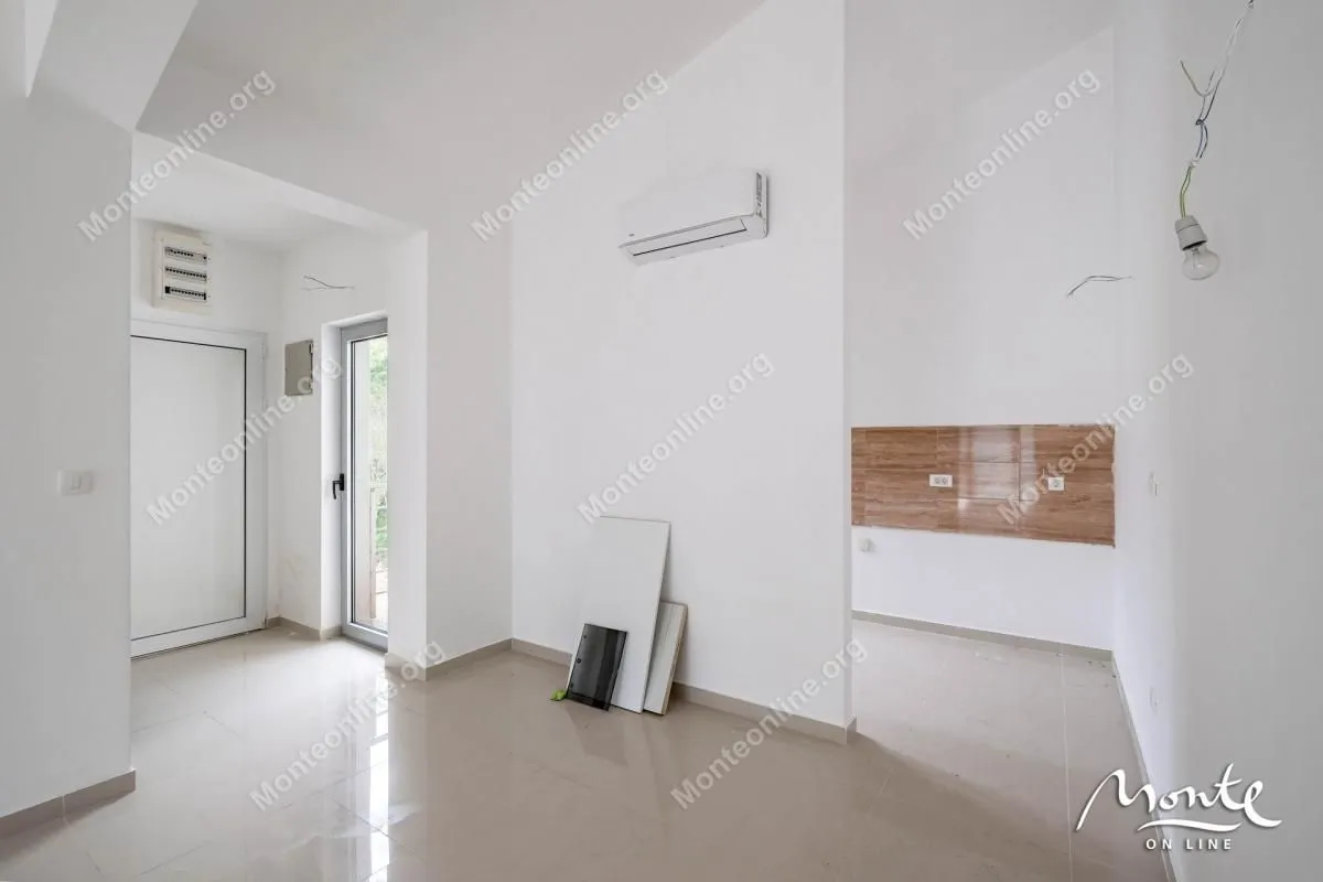 Prodaja, trosoban stan, 103m², Dobrota, Kotor