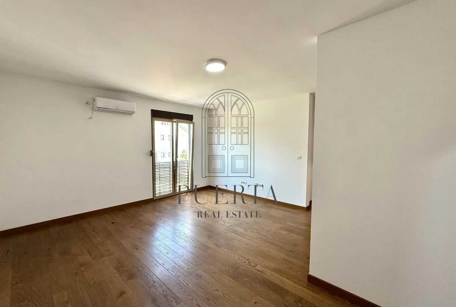 Izdavanje, dvosoban stan, 56m², City Kvart, Podgorica