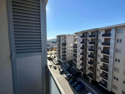 Izdavanje, dvosoban stan, 64m², City Kvart, Podgorica - image 12