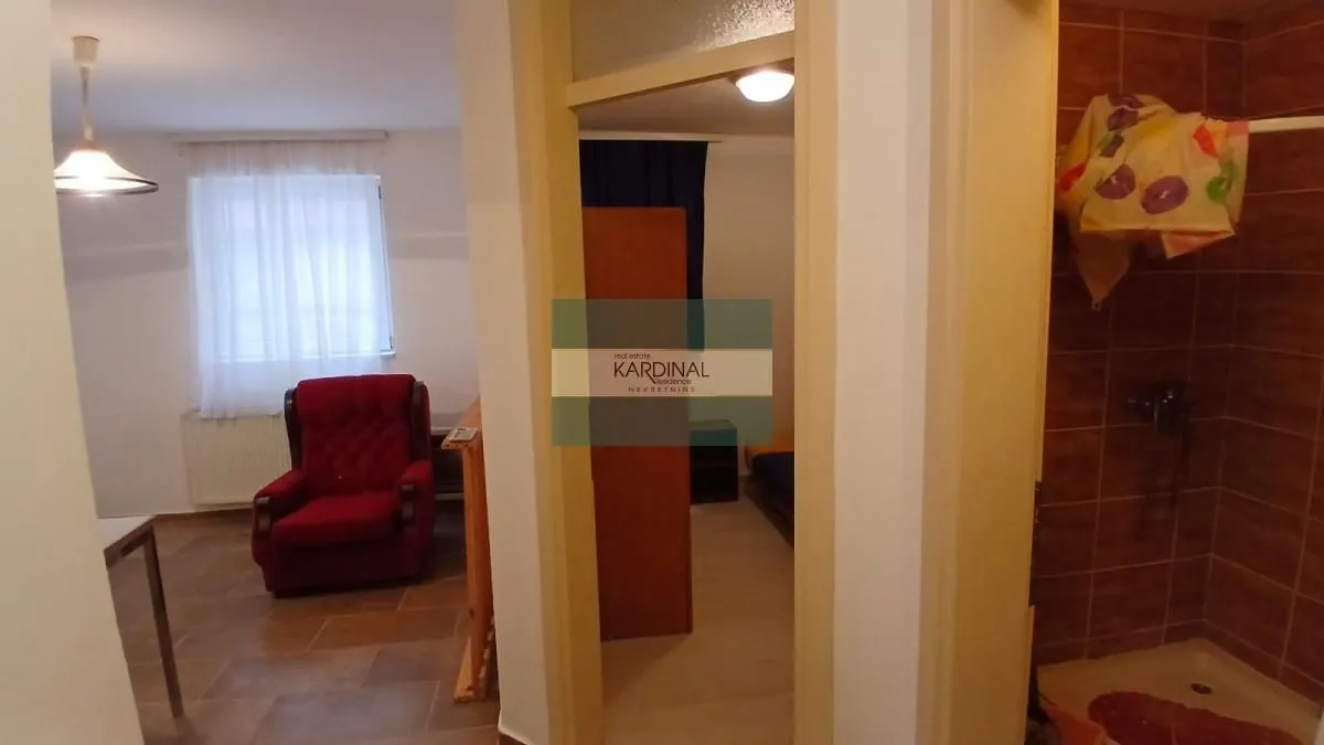 Izdavanje, jednosoban stan, 28m², Centar, Jagodina