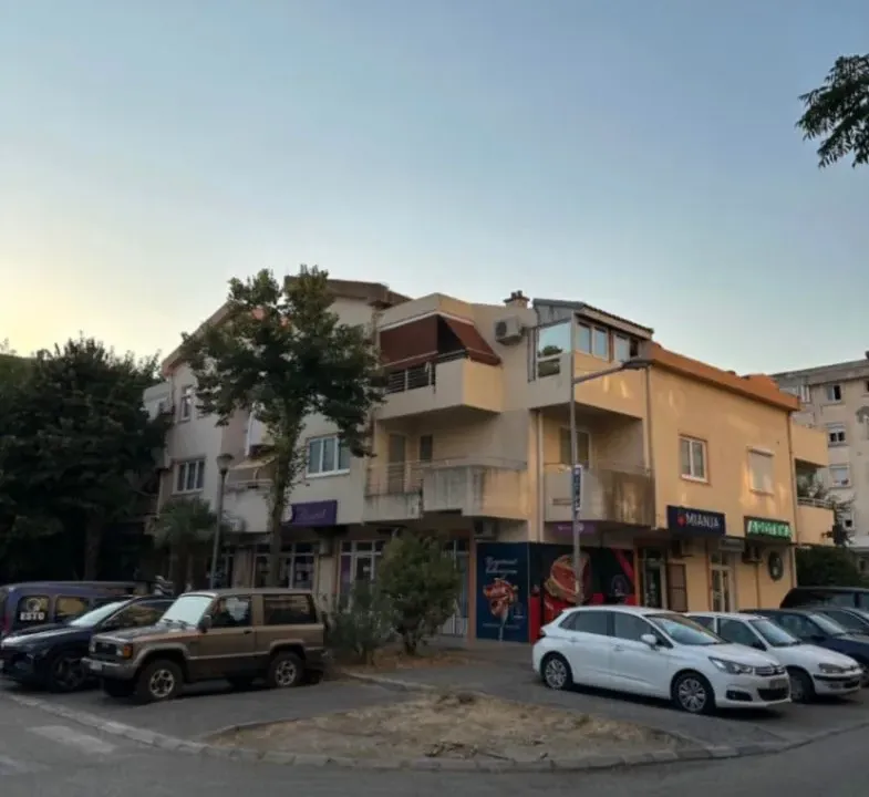 Rent, two bedroom apartment, 81m², Makedonsko naselje, Bar