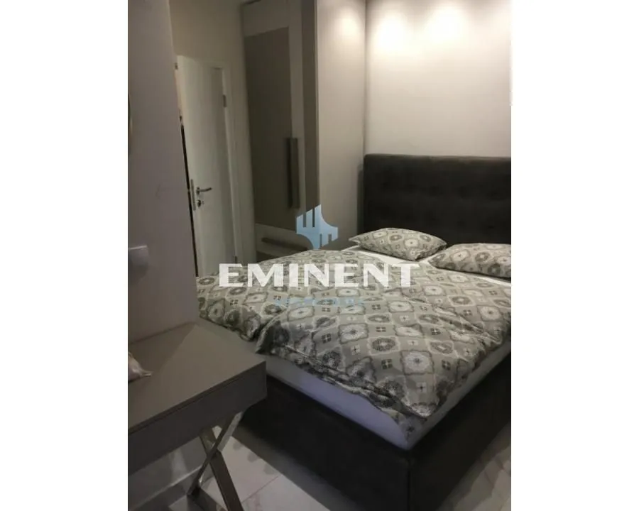 Izdavanje, dvosoban stan, 56m², Čubura, Beograd