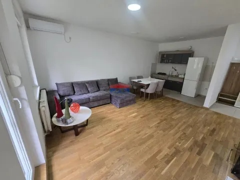 Izdavanje, dvosoban stan, 51m², Telep, Novi Sad Sve Podlokacije