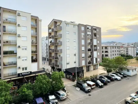 Izdavanje, dvosoban stan, 41m², Blok 9, Podgorica - image 9