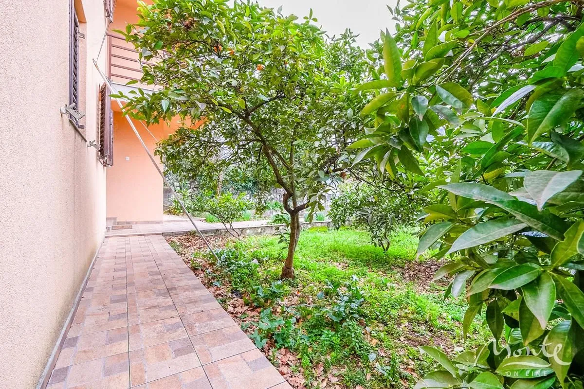 Prodaja, kuća, 250m², Dobrota, Kotor