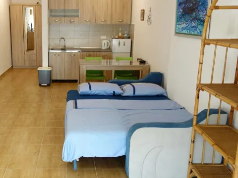 Rent, apartment, 40m², Pržno, Budva - image 1