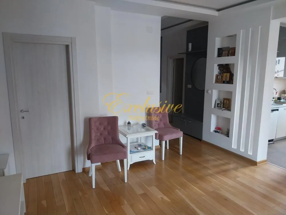 Prodaja, četvorosoban stan, 77m², Lekino Brdo, Voždovac Sve Podlokacije