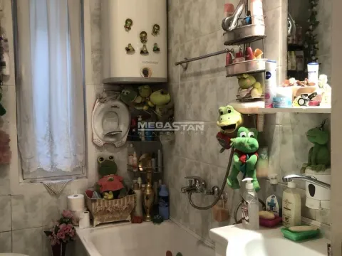 Prodaja, trosoban stan, 81m², Vračar Centar, Vračar Sve Podlokacije - image 13