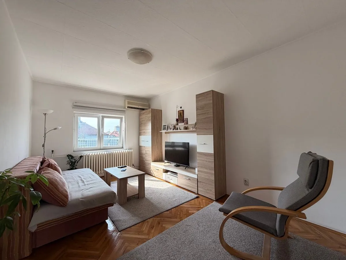 Prodaja, trosoban stan, 68m², Novi Beograd Blok 34, Novi Beograd Sve Podlokacije