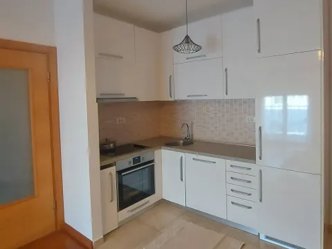 Izdavanje, dvosoban stan, 70m², Ljubović, Podgorica - image 22