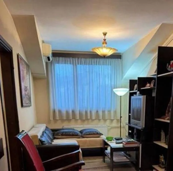 Prodaja, trosoban stan, 61m², Centar Sve Podlokacije, Beograd