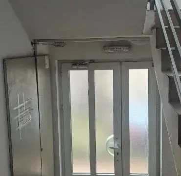 Rent, two bedroom apartment, 32m², Šumice, Beograd - image 9