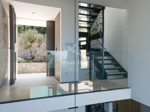 Sale, house, 227m², Blizikuće, Budva - image 2