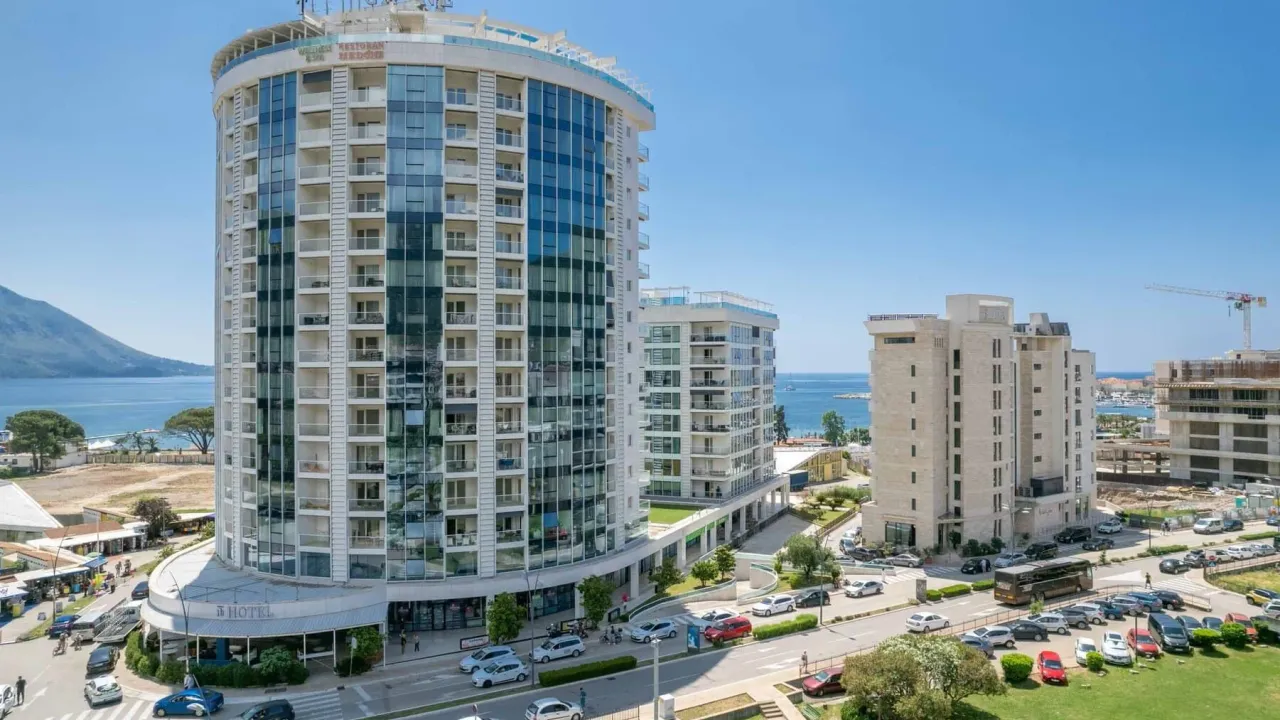 Prodaja, dvosoban stan, 85m², Tree cane, Budva