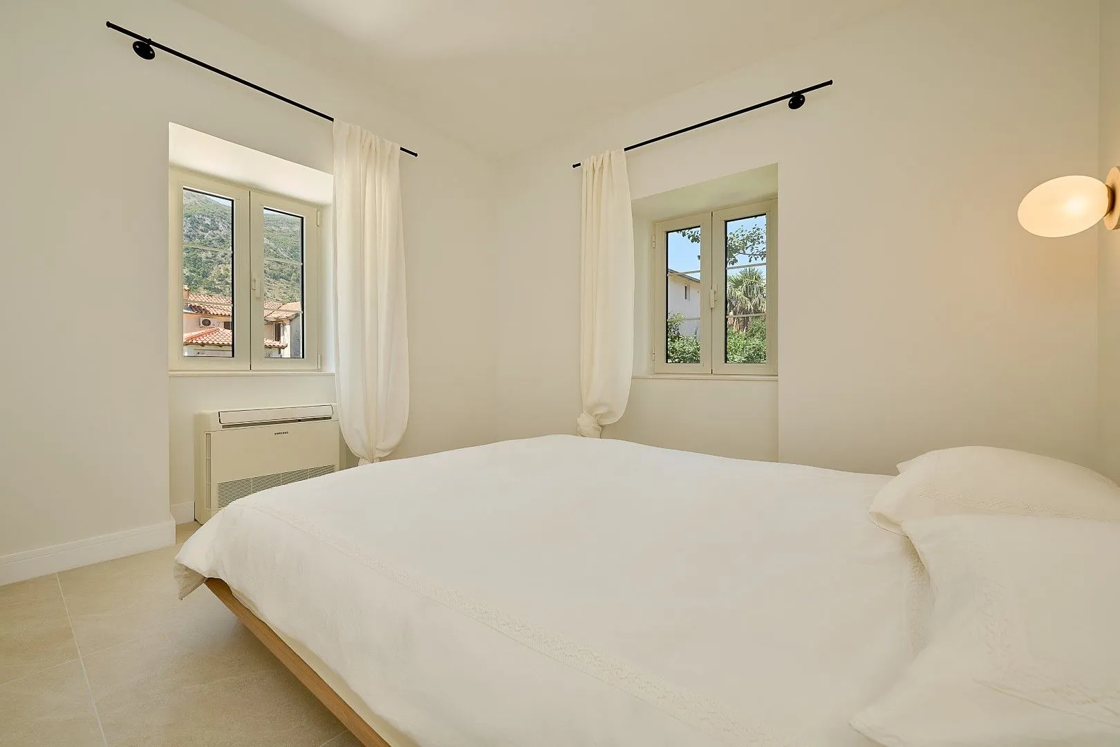 Rent, house, 200m², Dobrota, Kotor