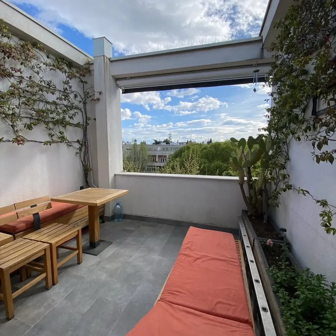 Izdavanje, trosoban stan, 120m², Centar, Podgorica