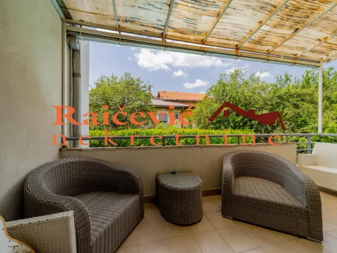 Sale, four bedroom apartment, 142m², Savski Venac, Beograd - image 4