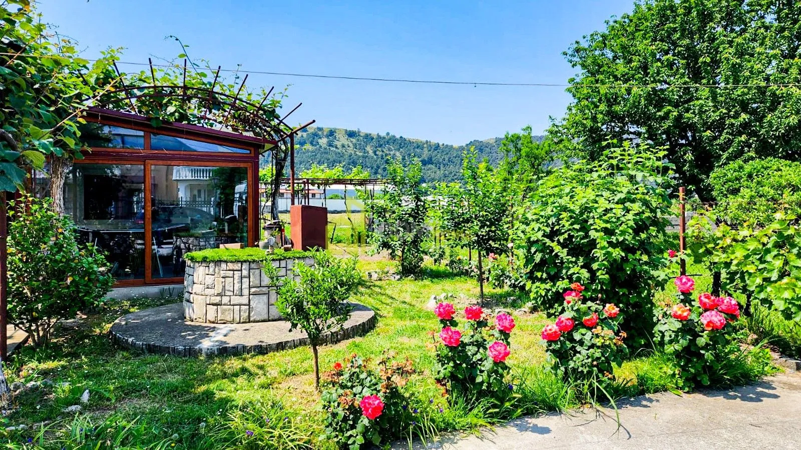 Prodaja, kuća, 109m², Polje, Bar