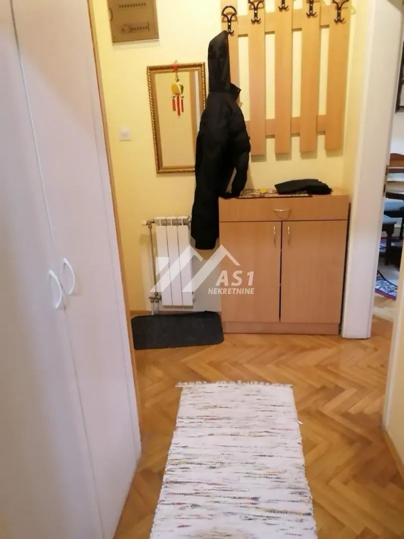 Izdavanje, dvosoban stan, 45m², Bulevar Oslobodjenja, Novi Sad Sve Podlokacije