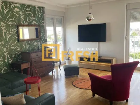 Izdavanje, jednosoban stan, 60m², Centar, Podgorica