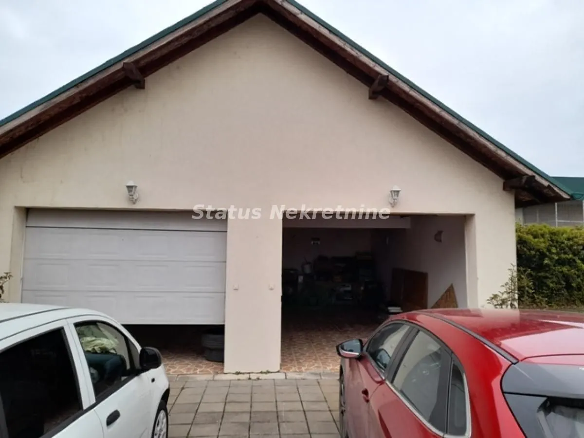 Prodaja, kuća, 440m², Temerin, Novi Sad