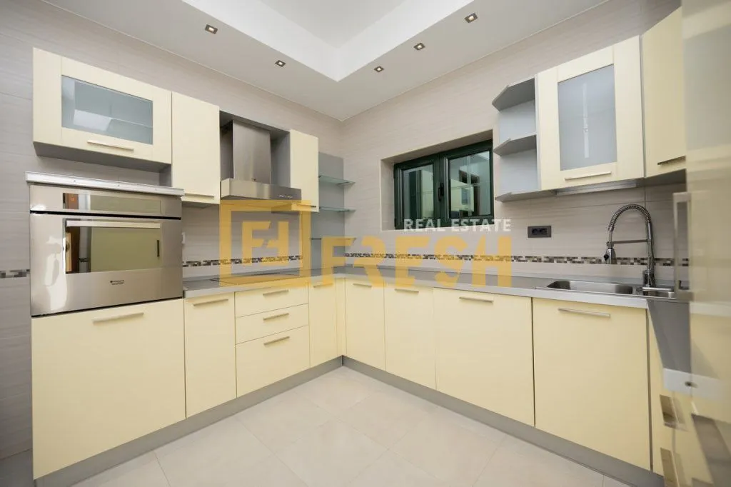 Rent, house, 380m², Mareza, Podgorica