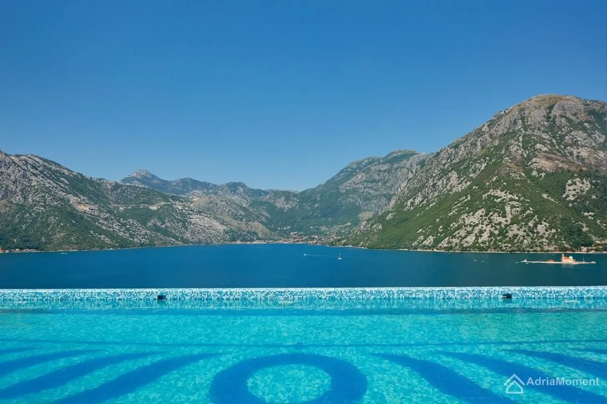 Prodaja, kuća, 235m², Kostanjica, Kotor