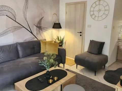 Sale, studio apartment, 21m², Bečići, Budva - image 9