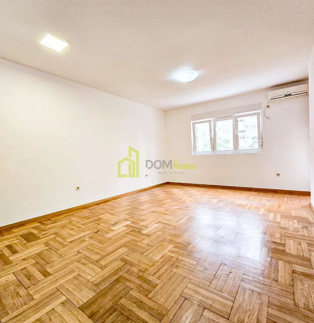 Prodaja, jednosoban stan, 50m², Pobrežje, Podgorica
